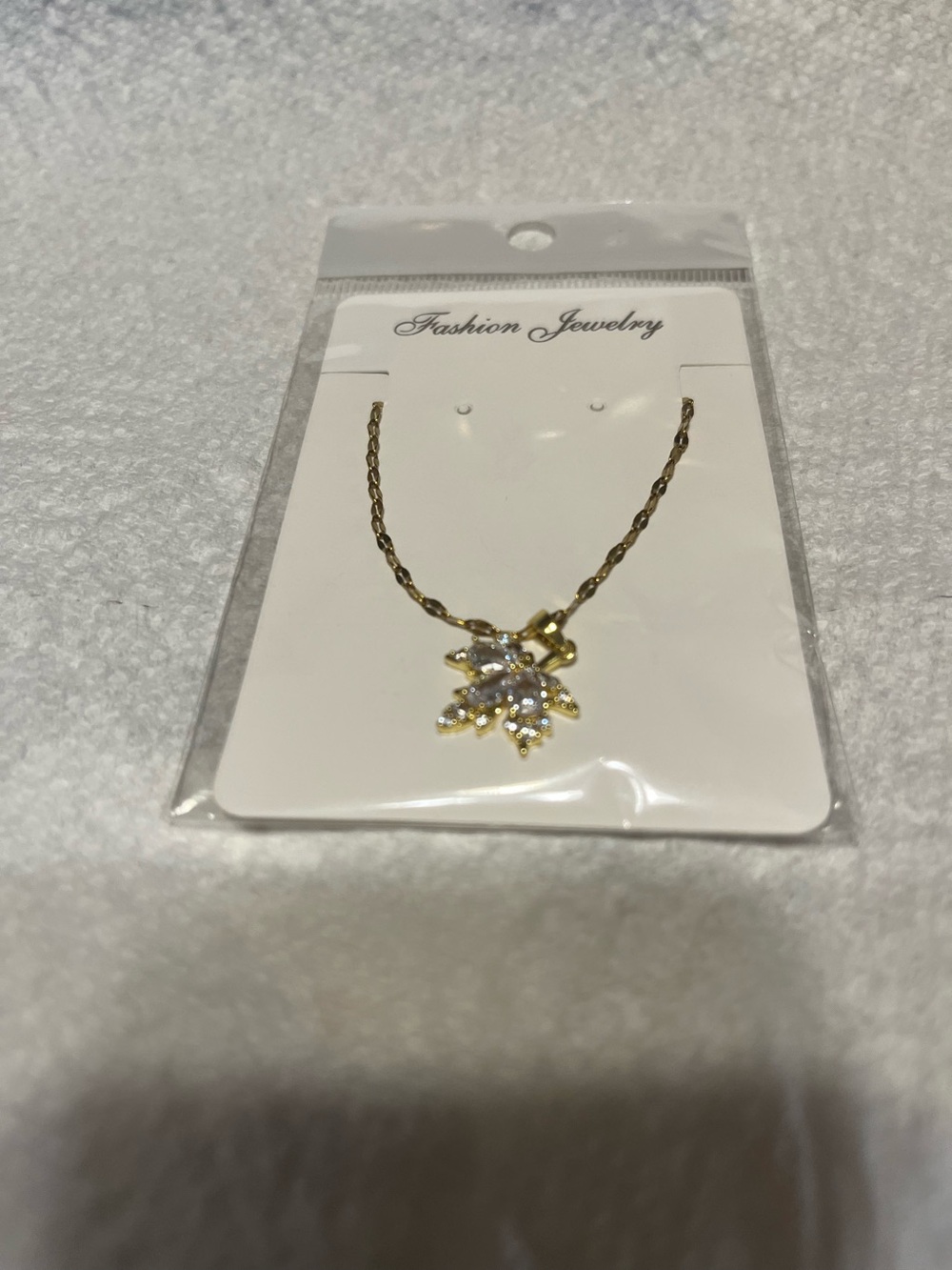 Fashion Jewelry Gold Leaf Crystal Pendant Necklace